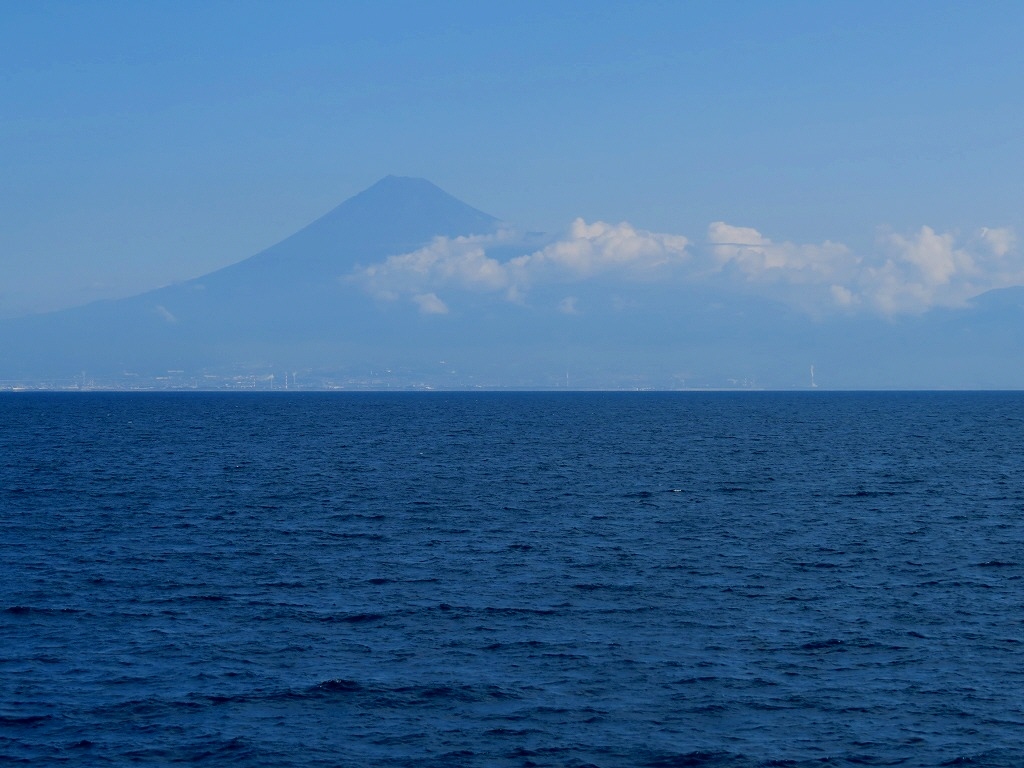 駿河湾からの富士山