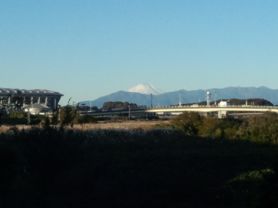 真白き富士の高嶺に