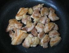 鶏もも肉と青梗菜の煮物　調理③