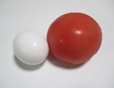 トマトと炒り卵　材料①