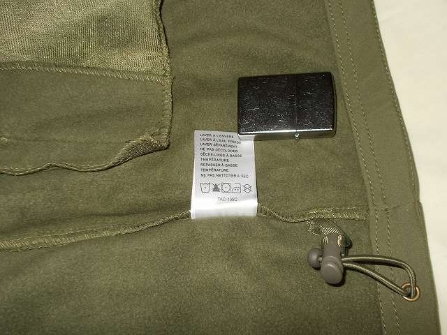 AIKOSHA ソフトシェル タクティカルジャケット M サイズ グリーン、洗濯表示タグ