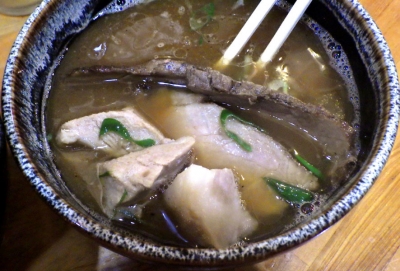 麺哲支店 麺野郎 肉つけ麺（つけ汁のアップ）