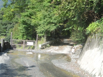 トンネルを抜けて、、ここで折り返す１９１００９
