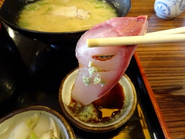魚輝水産　高井田店　特上海鮮丼　ハマチ